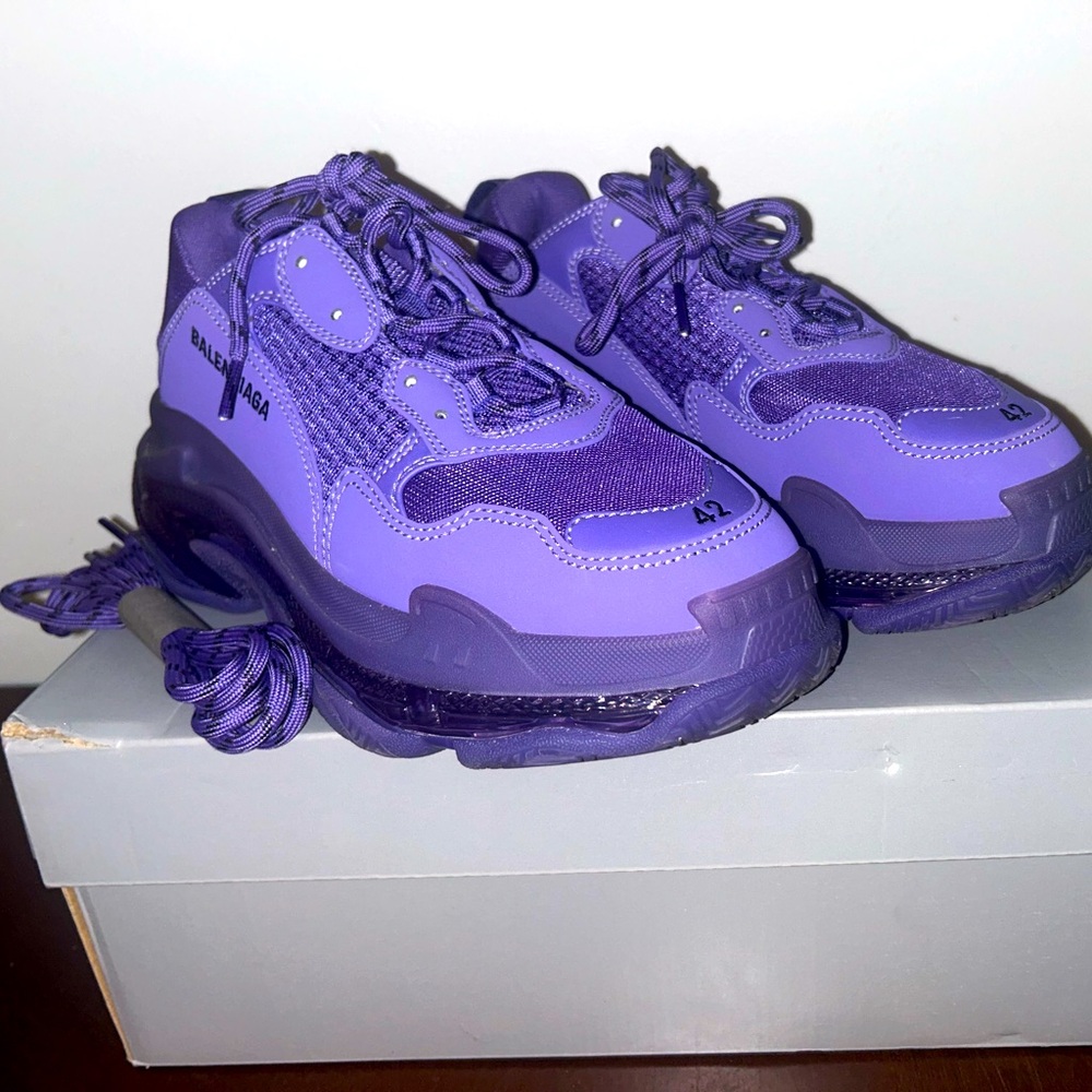 Triple S Balenciaga‘s *never worn* EU 42/women’s 11/Men’s 9